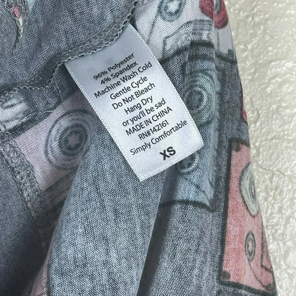 LULAROE Blouse Women's Sz XS Irma Tunic Retro Cassette Tape Hi-Low Hem Gray - Picture 8 of 8